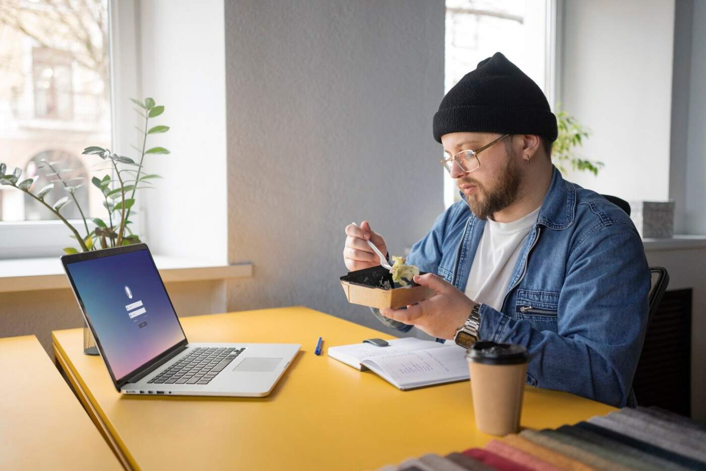 How to Make Money Online Using AI (Beginner to Advanced Guide)